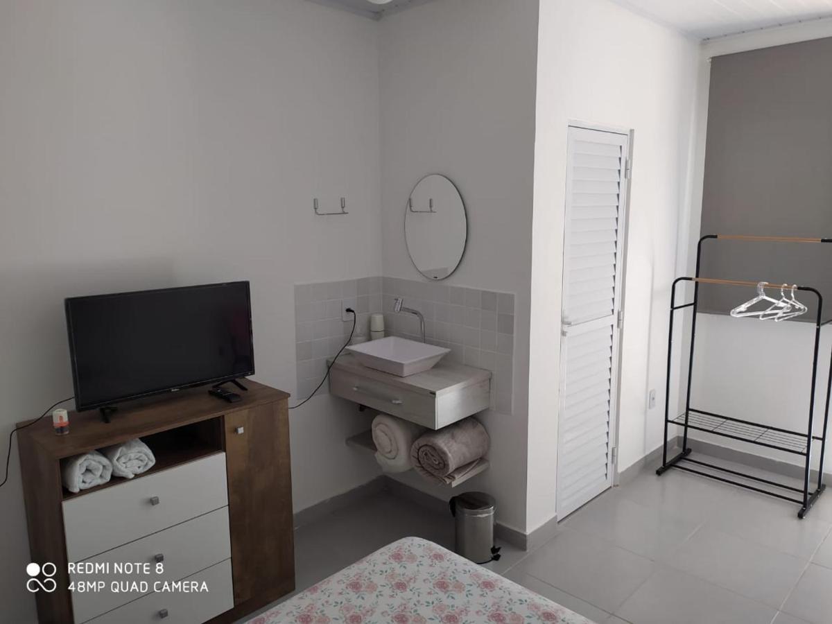 Pousada Casa Verde - Quartos Individuais - Smart Tv 32 - E Banheiro Privativo Apartment Itajai Exterior photo