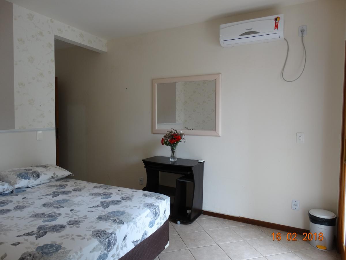 Pousada Casa Verde - Quartos Individuais - Smart Tv 32 - E Banheiro Privativo Apartment Itajai Exterior photo